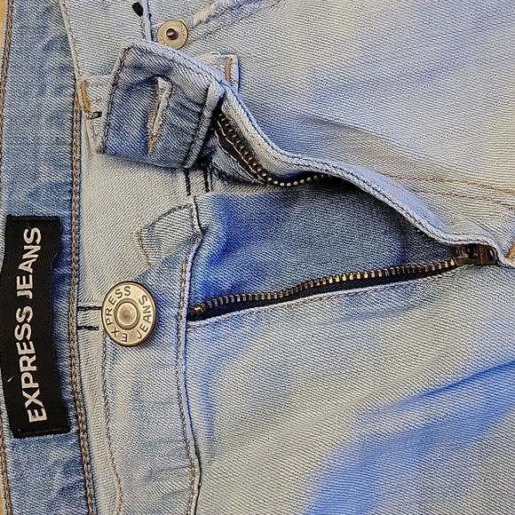 Express Distressed Relaxed Fit Girlfriend Jean, Sz 4 - Picture 8 of 16